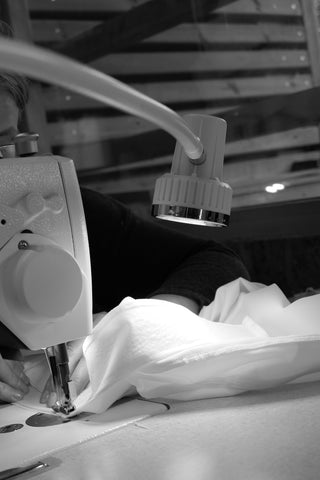 Créer des compagnons durables: notre alternative au bruit des promotions.